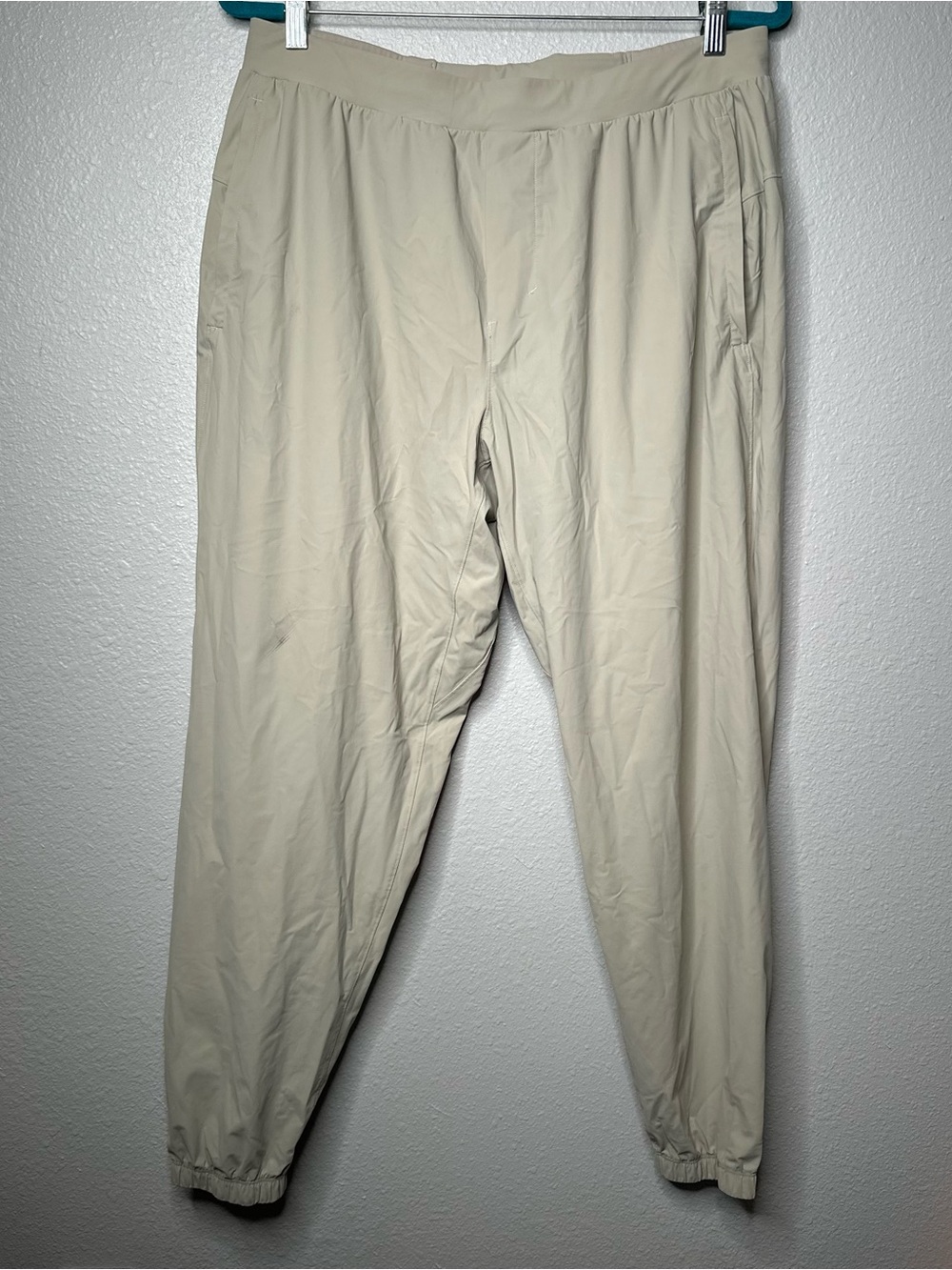 Lululemon Surge Jogger Shorter 27” Size XL